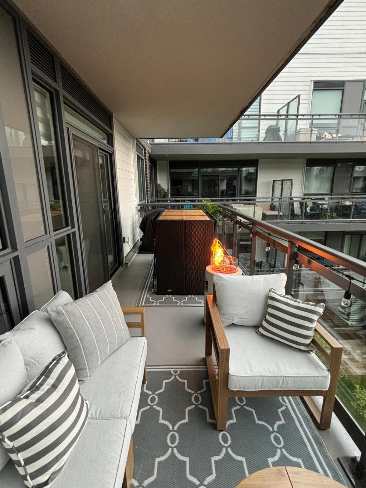 Stunning Stayz At Friday Harbour Beach Marina Resort Lake Simcoe Innisfil Buitenkant foto